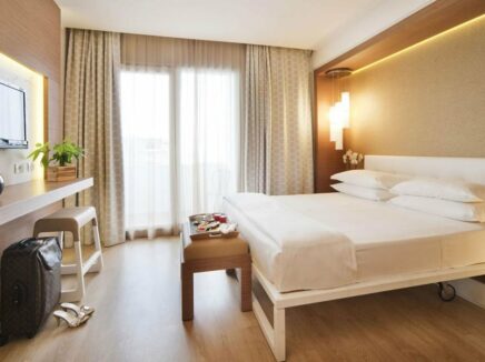 Oxygen Cycling Hotel