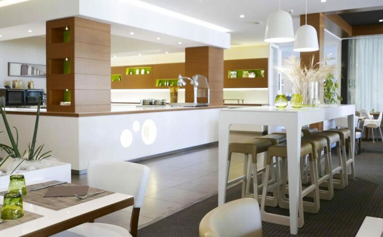 Oxygen Cycling Hotel