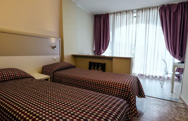 Dreibett-/Vierbettzimmer mit Meerblick